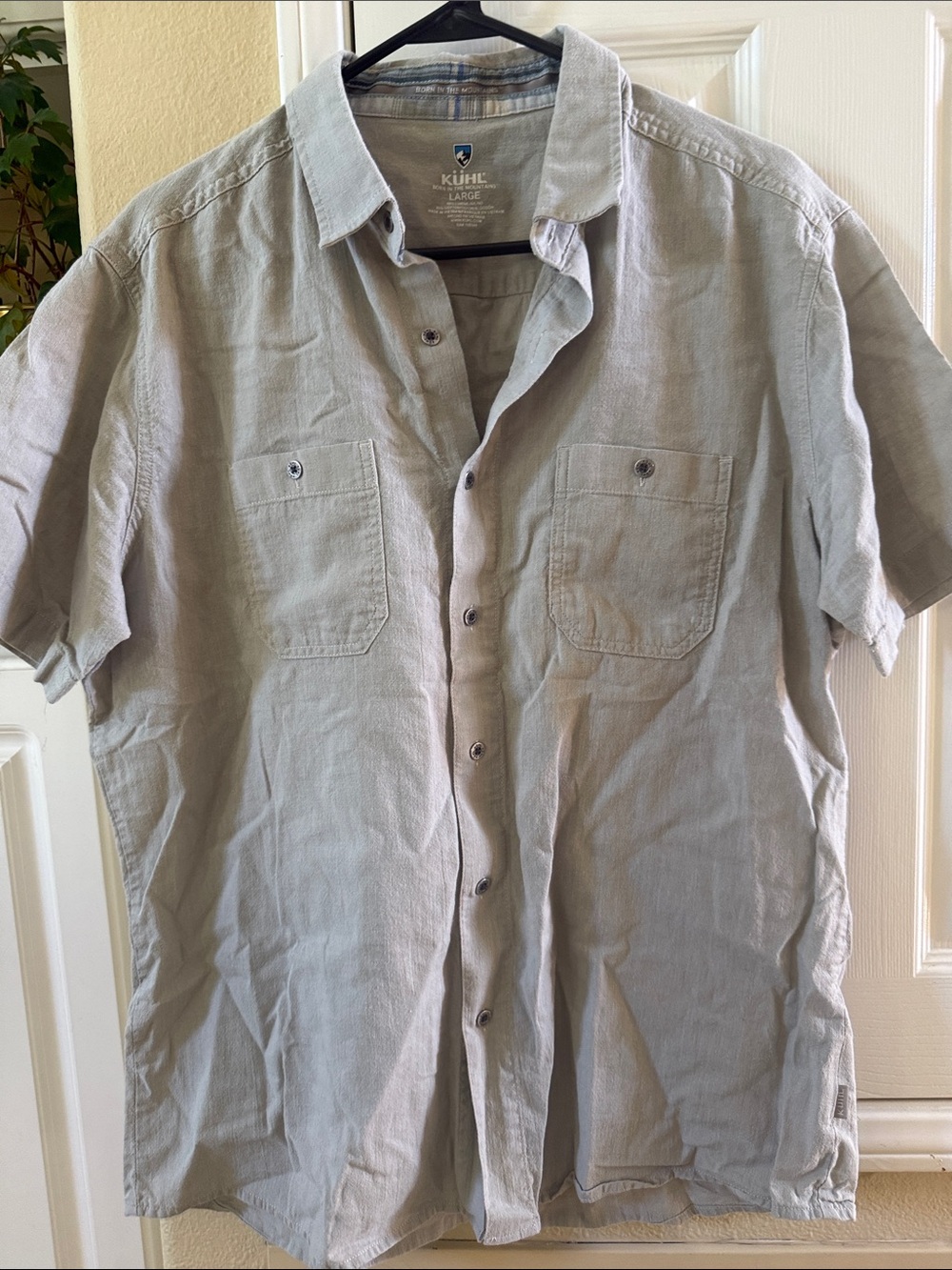 Kuhl Men's Short-Sleeve Button Down Shirt in Light Gray washed linen blend
